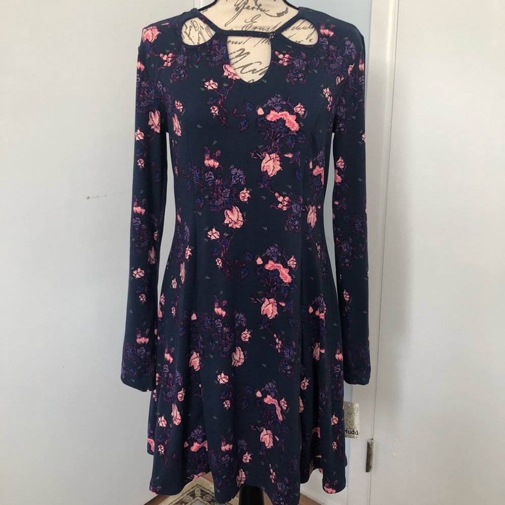 Floral Print Dress with cut-out neckline